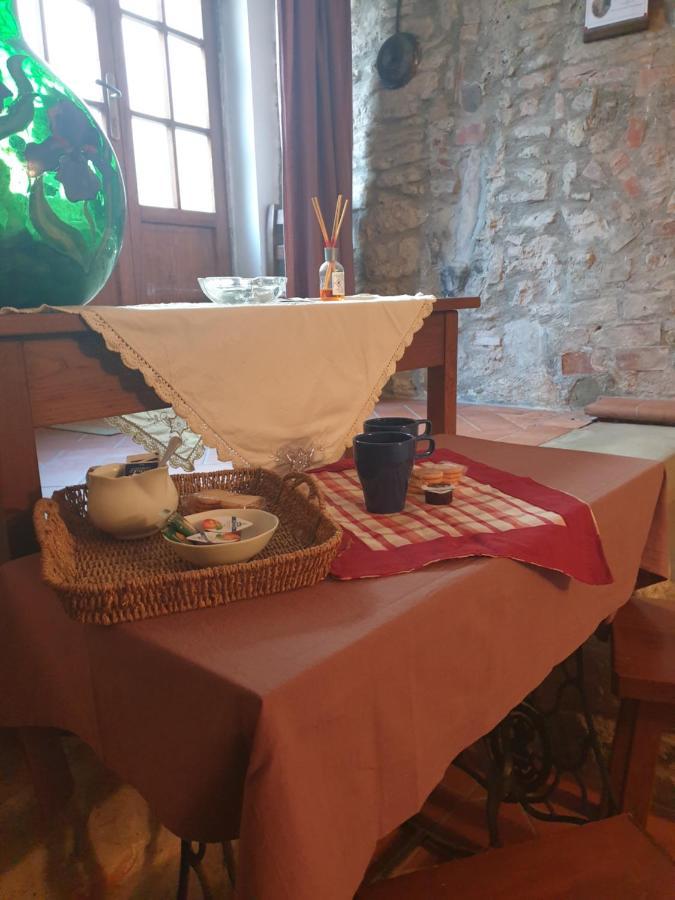 Helga'S House- Una Finestra Sul Borgo Ambra 外观 照片